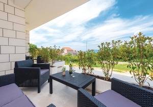 Lovely apartment in Cavtat with house sea view