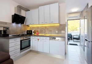 Lovely Apartment In Stinica With Wifi