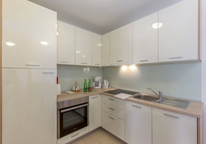 Lovely apartment Mike 2 with terrace surrounded by greenery