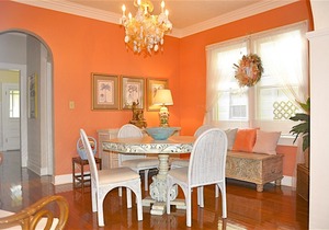 Lovely bungalow with gardens in Old Northeast.