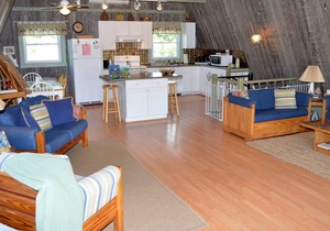 Lovely Eastward Look Home By The Beach
