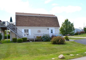 Lovely Eastward Look Home By The Beach