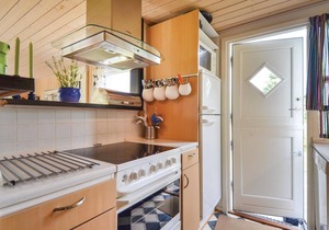 Lovely home in Ebeltoft with sauna