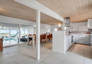 Lovely home in Ebeltoft with sauna