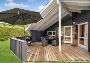 Lovely home in Ebeltoft with sauna