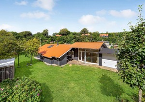 Lovely home in Ebeltoft with sauna
