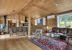 Lovely home in Ebeltoft with WiFi