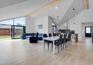 Lovely home in Ebeltoft with WiFi