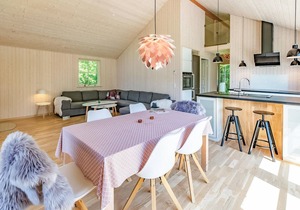 Lovely home in Gørlev with kitchen