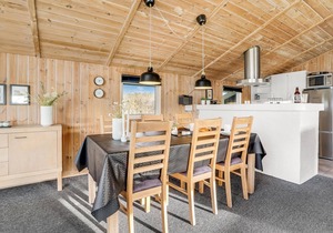 Lovely home in Rømø with kitchen