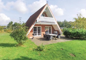 Lovely home in Skjern with WiFi