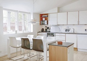 Lovely home in Svaneke with WiFi