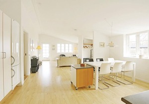 Lovely home in Svaneke with WiFi