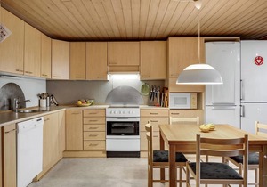 Lovely home in Tarm with WiFi