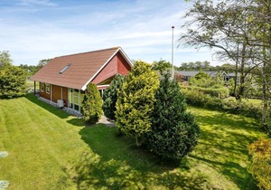 Lovely home in Tarm with WiFi