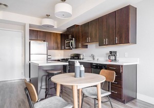 Lovely Mountain View 1BR w/Pool & Gym, walk to Caltrain, by Blueground