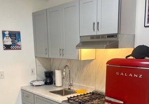 Lovely one bedroom close to NYC- brand new