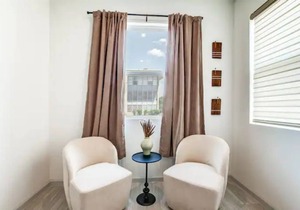 Lovely One Bedroom Apartment Near Downtown