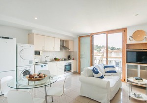 LOVELY POOL APARTMENT with PARKING 3