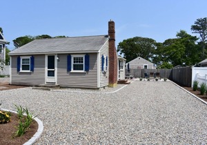 Lovely three bedroom home located only .2 miles away from Glendon Road Beach