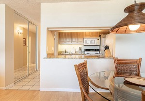 Low rate for March, April & May - Enjoy sunsets from 6th floor 1 BD Kihei condo
