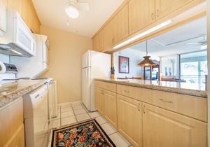Low rate for March, April & May - Enjoy sunsets from 6th floor 1 BD Kihei condo