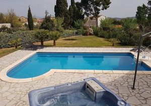 Lush villa in Escales with Jacuzzi, Pool and stunning Views