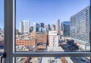 Luxe Seaport Studio w/ W/D, Gym, Outdoor Space, by Blueground