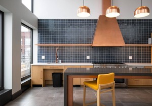 Luxe West Loop 1BR w/Pool, Coworking & Gym, 1 block to L, by Blueground