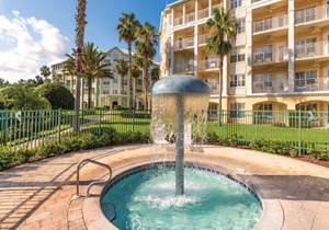 Luxurious 2 Bedroom Deluxe Condo, Close To Disney World, SeaWorld and Shopping