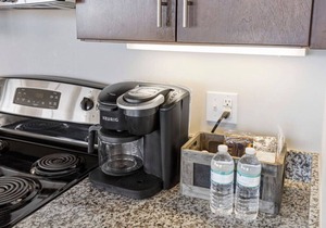 Luxurious Downtown Corner Views 2 bed 2bath 61