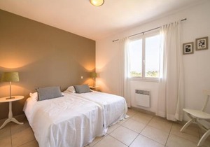 Luxurious villa in Oupia with private pool