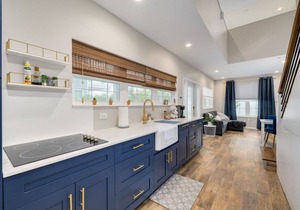 Luxury 2 bedroom tiny home with pool "Skye"