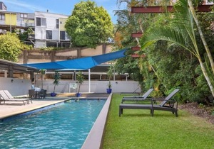 Luxury 3brm 2bth Woolstore apt with BBQ Courtyard