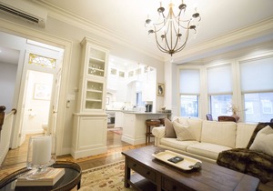 Luxury 4BR | 2.5BA Back Bay Duplex