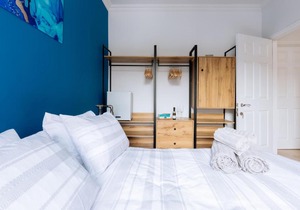 Luxury and Bright bedrooms in Queens Park