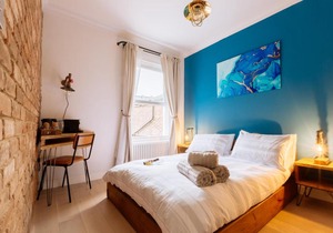 Luxury and Bright bedrooms in Queens Park
