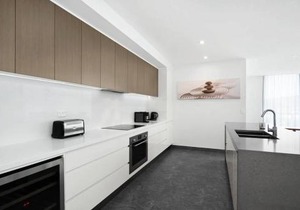Luxury Apartment Caves Beach 4 Bed