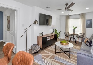 Luxury Boutique Suite near Downtown & Medical Center