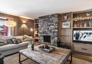 Luxury Central Apartment with Ski Access & Stunning Views