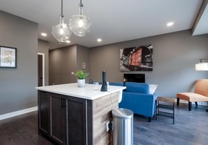 Luxury Condo 10 Minutes from First Energy Stadium E6