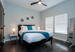 Luxury Condo 10 Minutes from First Energy Stadium E6