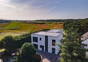 Luxury East Lothian retreat over-looking golf historic golf linksmontague