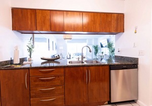 Luxury Huge APT@Brickell, Free Parking.