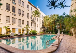 Luxury Island 2bd/2ba Penthouse | Amenity Pool