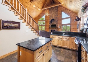 Luxury Lakefront Resort Chalet 4~2 Pools~FREE Amenities~Dock~MiniGolf~Waterslide