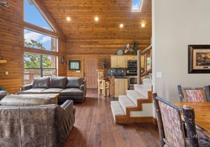 Luxury Lakefront Resort Chalet 1~2 Pools~FREE Amenities~Dock~MiniGolf~Waterslide