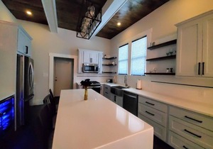 Luxury Lavaca Historic Downtown SAnwalk to Hemisfair, conventions, Riverwalk
