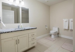 Luxury One Bedroom Apartment in Kings Wharf