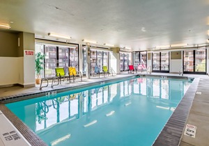 Luxury Suite w/Balcony, Mountain & Lake Views, Pool/Hot Tub, 2 Parking Spaces